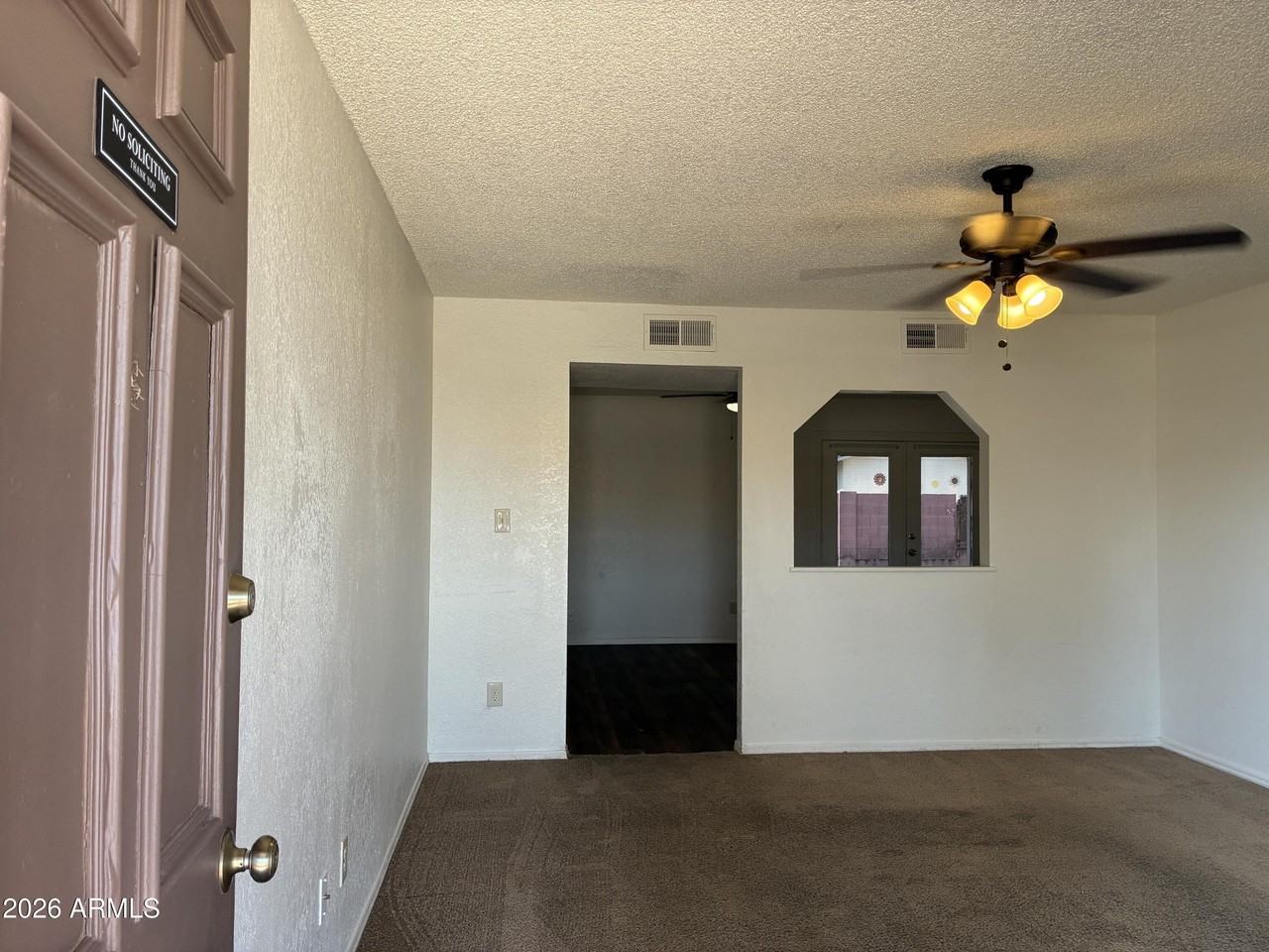 602 W Wickieup Ln - Photo 4 of 36