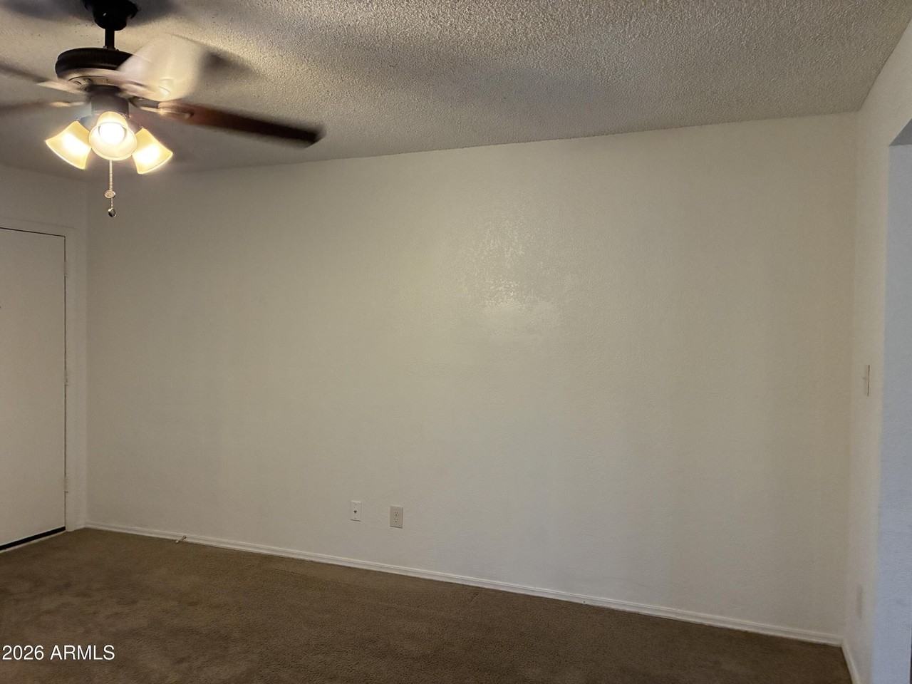 602 W Wickieup Ln - Photo 5 of 36