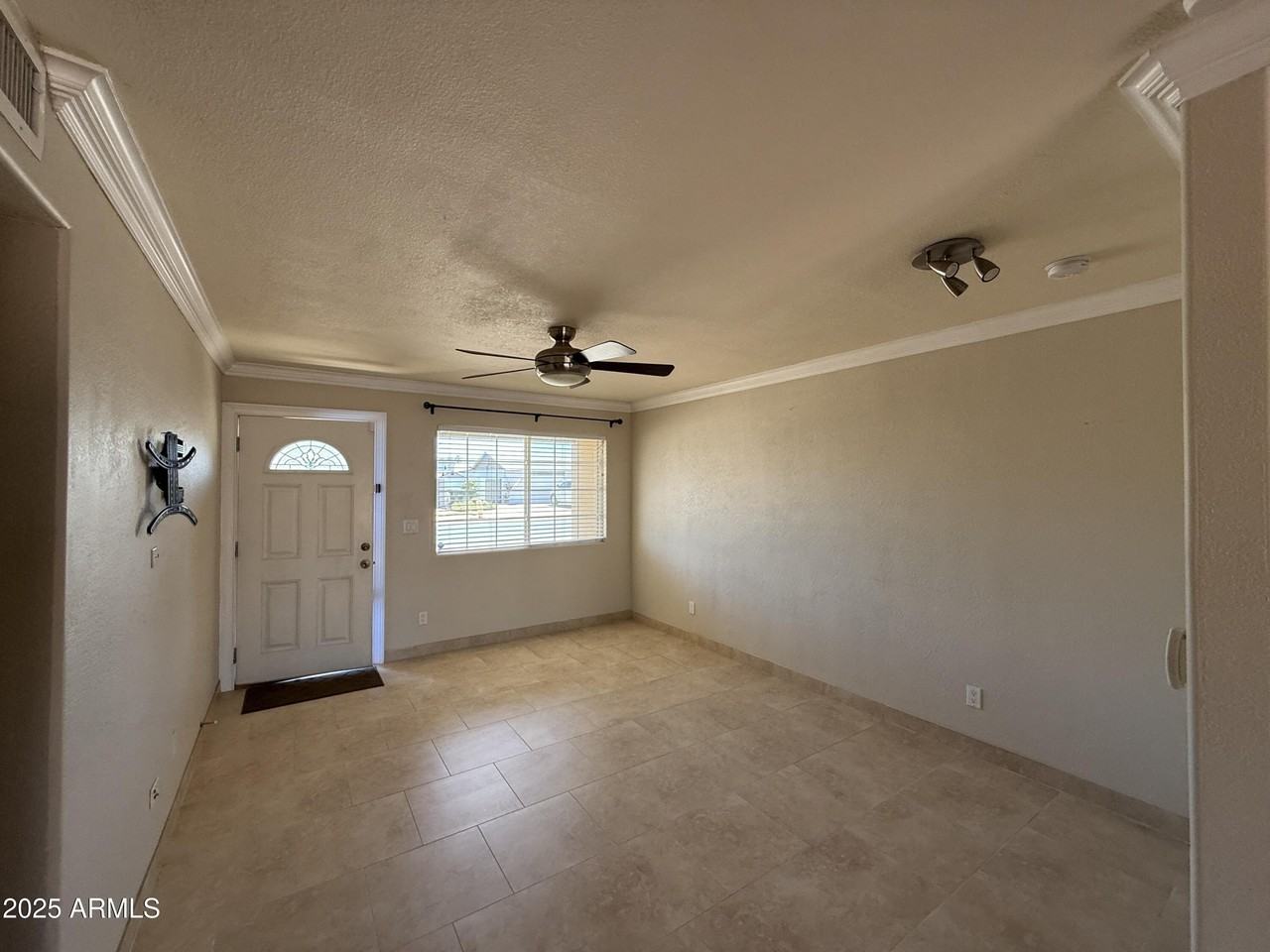 4032 E Hartford Ave - Photo 6 of 28