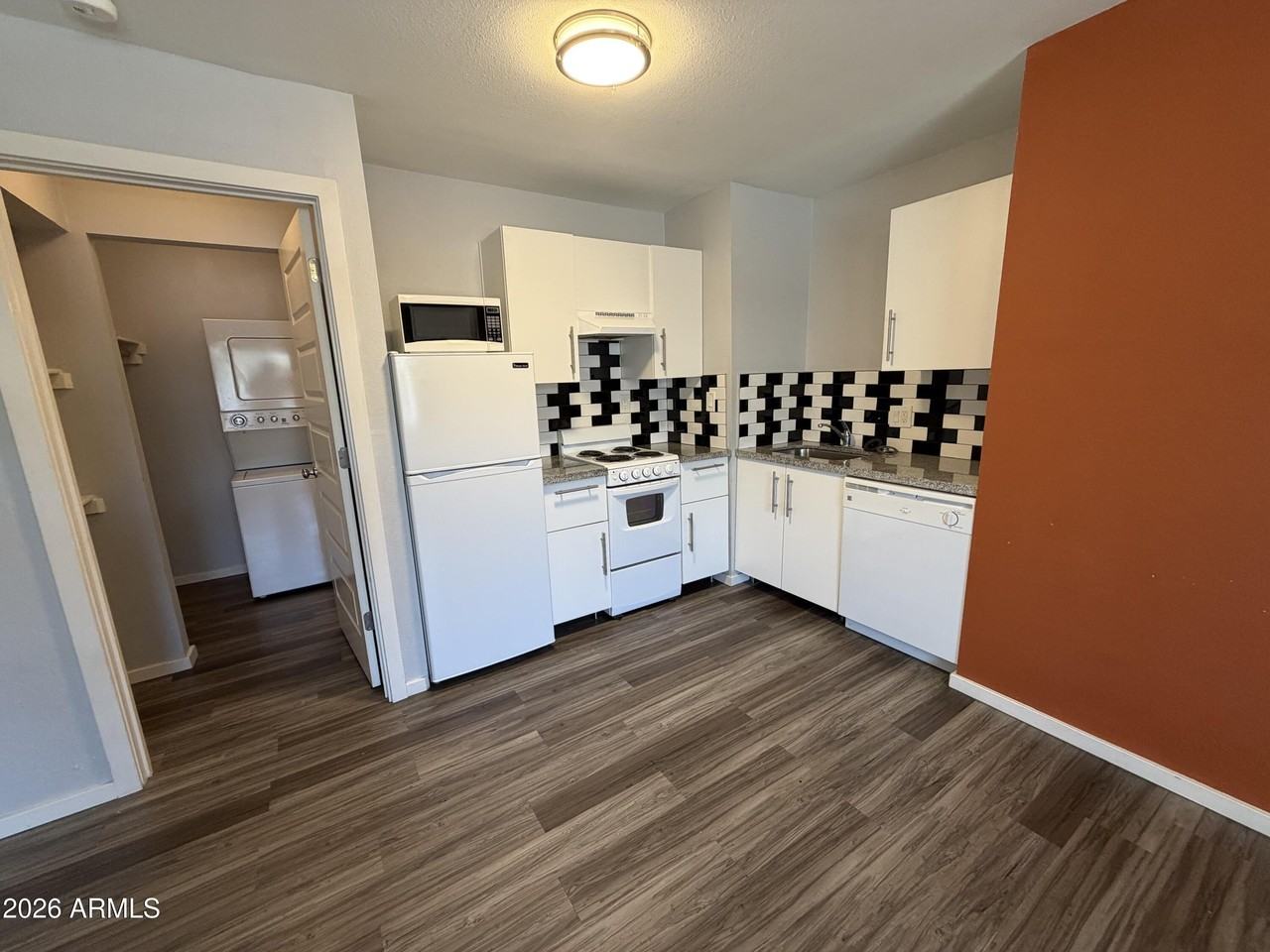 1234 W 4th St #2 - Photo 5 of 9