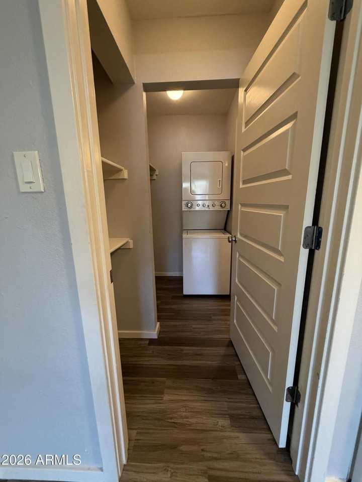 1234 W 4th St #2 - Photo 7 of 9