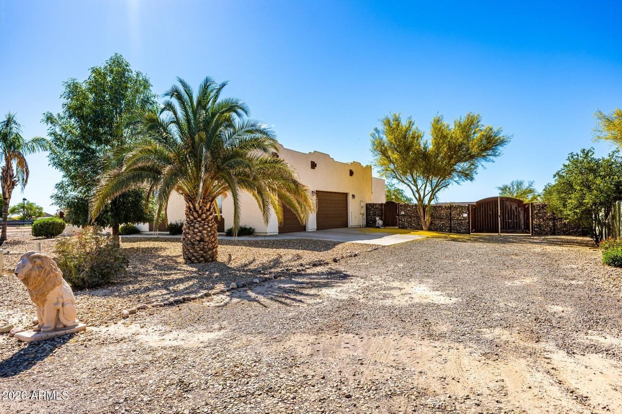 15225 W Frontier Dr - Photo 3 of 50