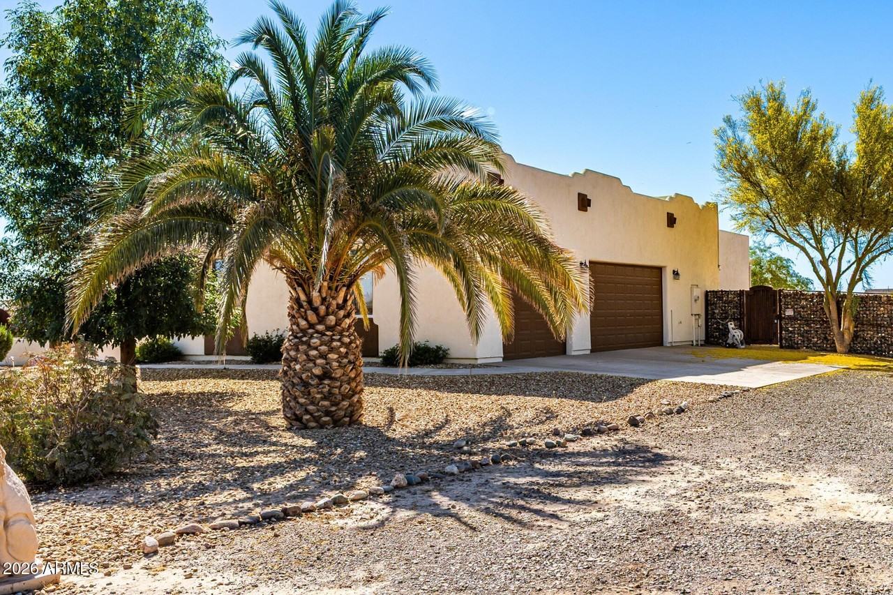 15225 W Frontier Dr - Photo 4 of 50