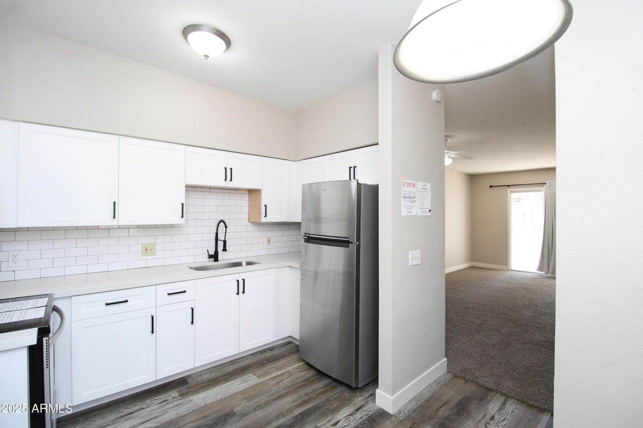 2807 E Paradise Ln #102 - Photo 5 of 12