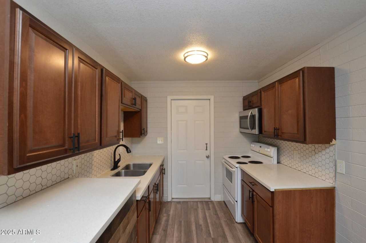 6044 N 21st Ave #2 - Photo 4 of 16