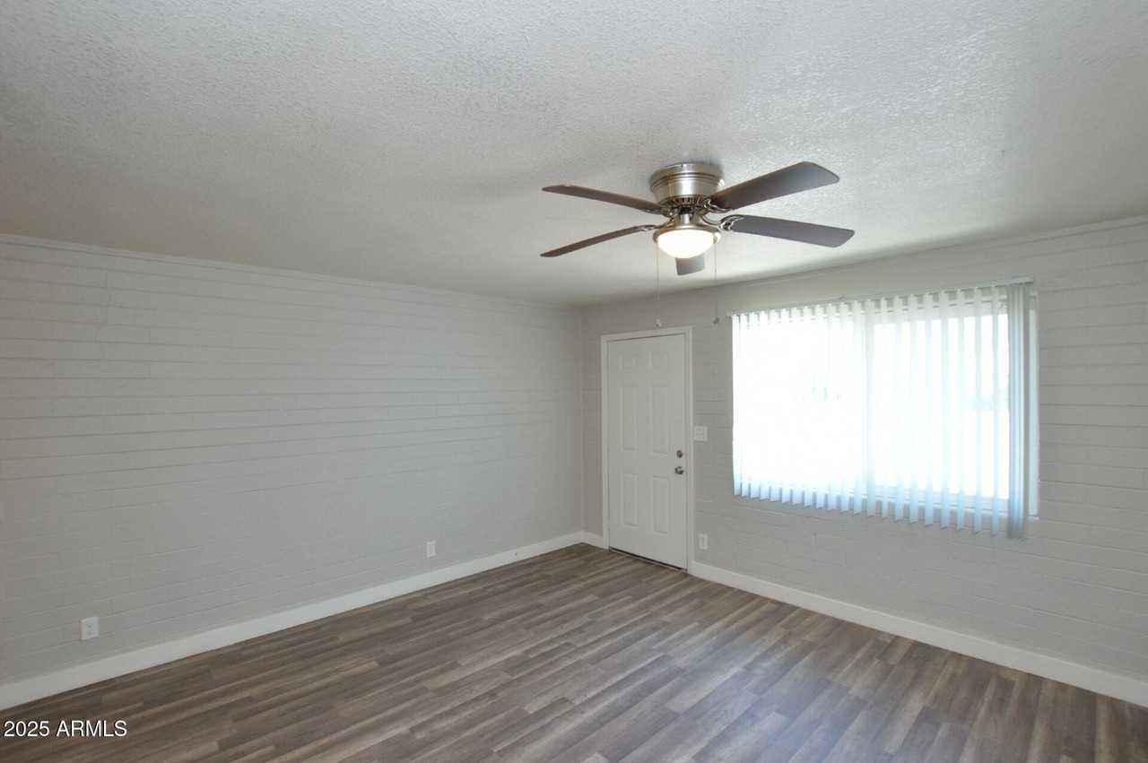 6044 N 21st Ave #2 - Photo 7 of 16