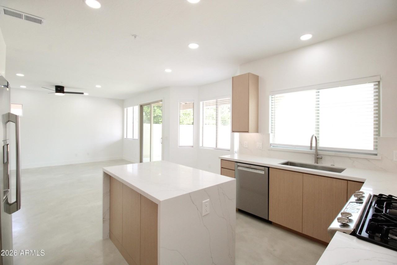 15019 N 100th Way - Photo 6 of 42