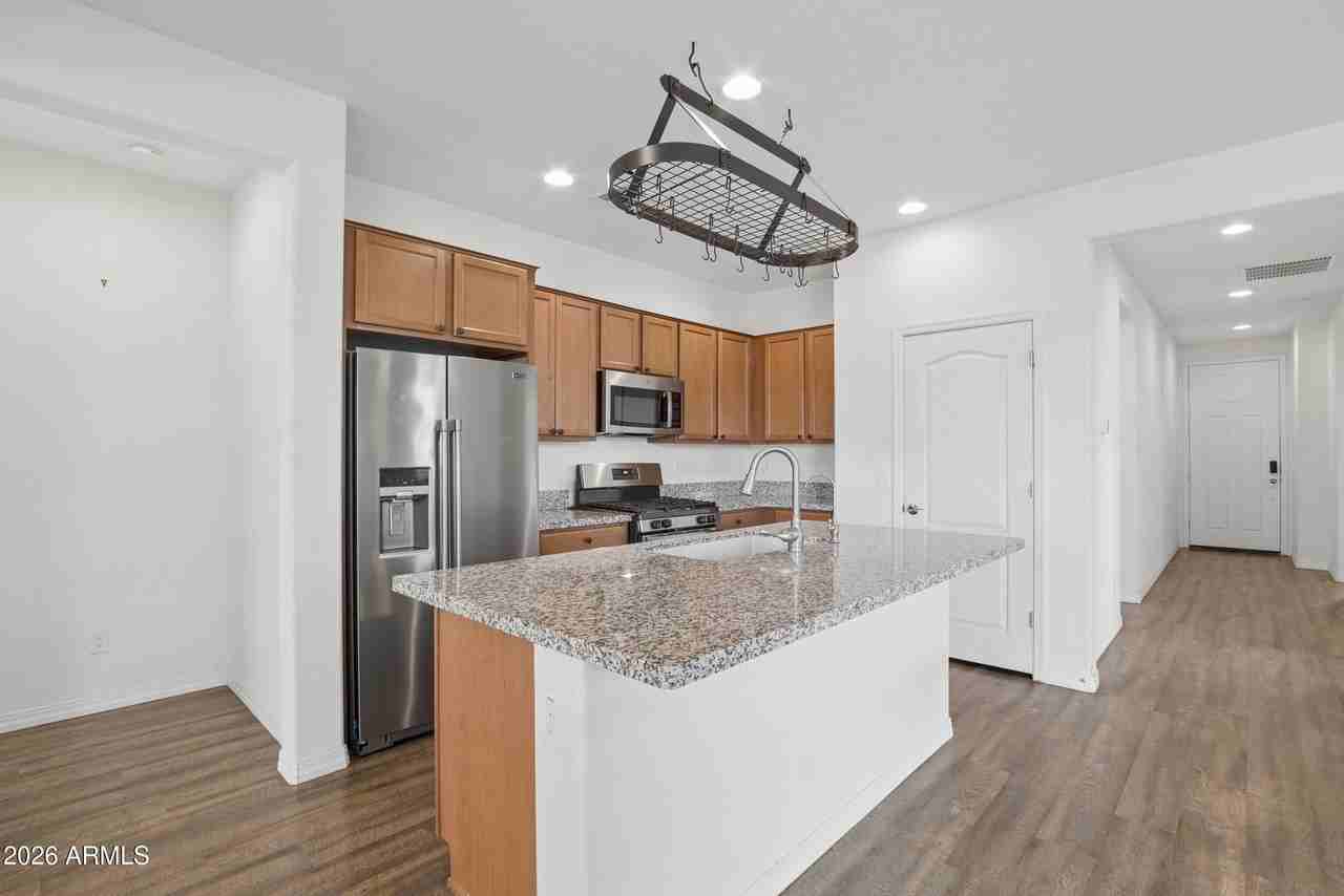 17863 W Hiddenview Dr - Photo 6 of 39