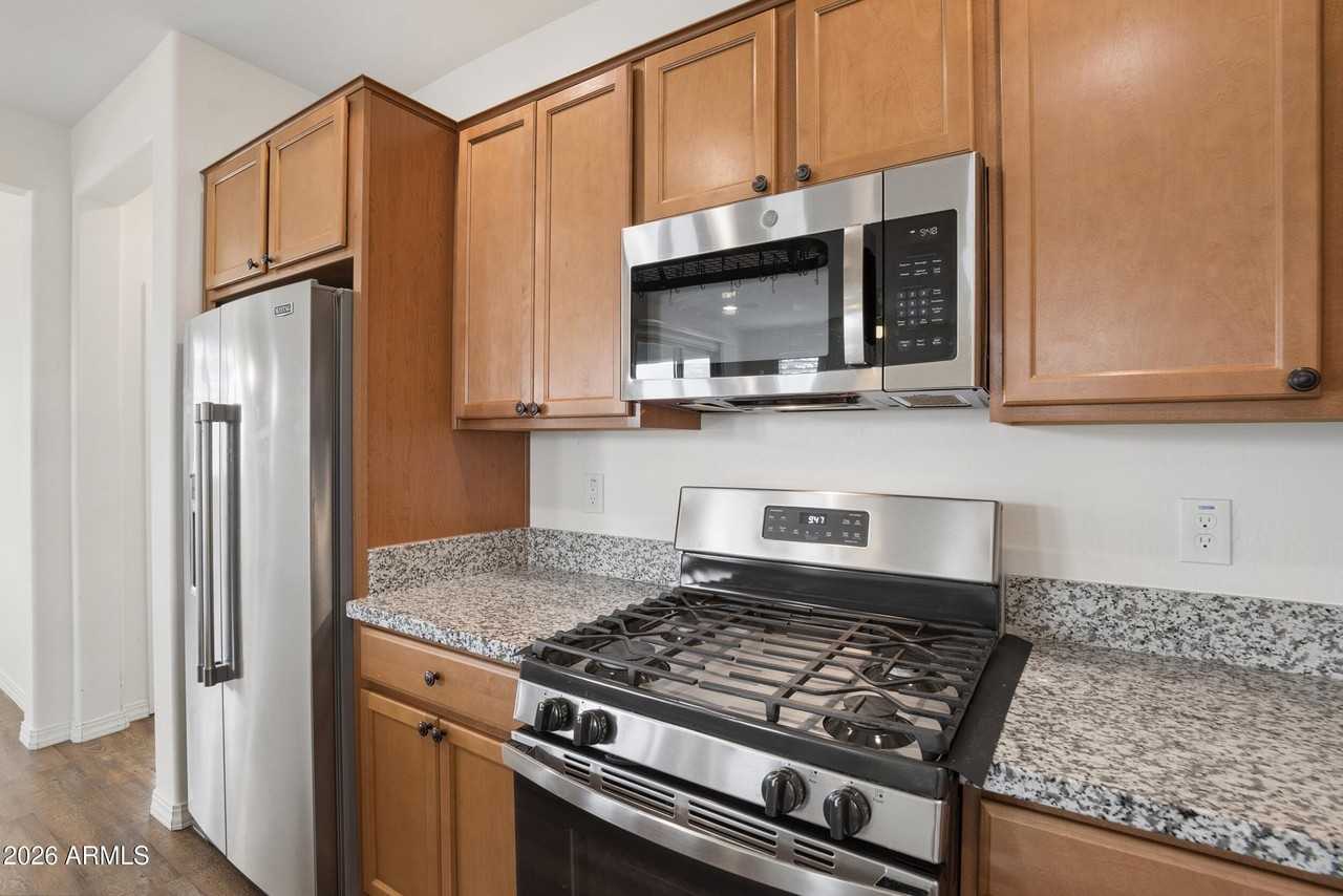 17863 W Hiddenview Dr - Photo 7 of 39
