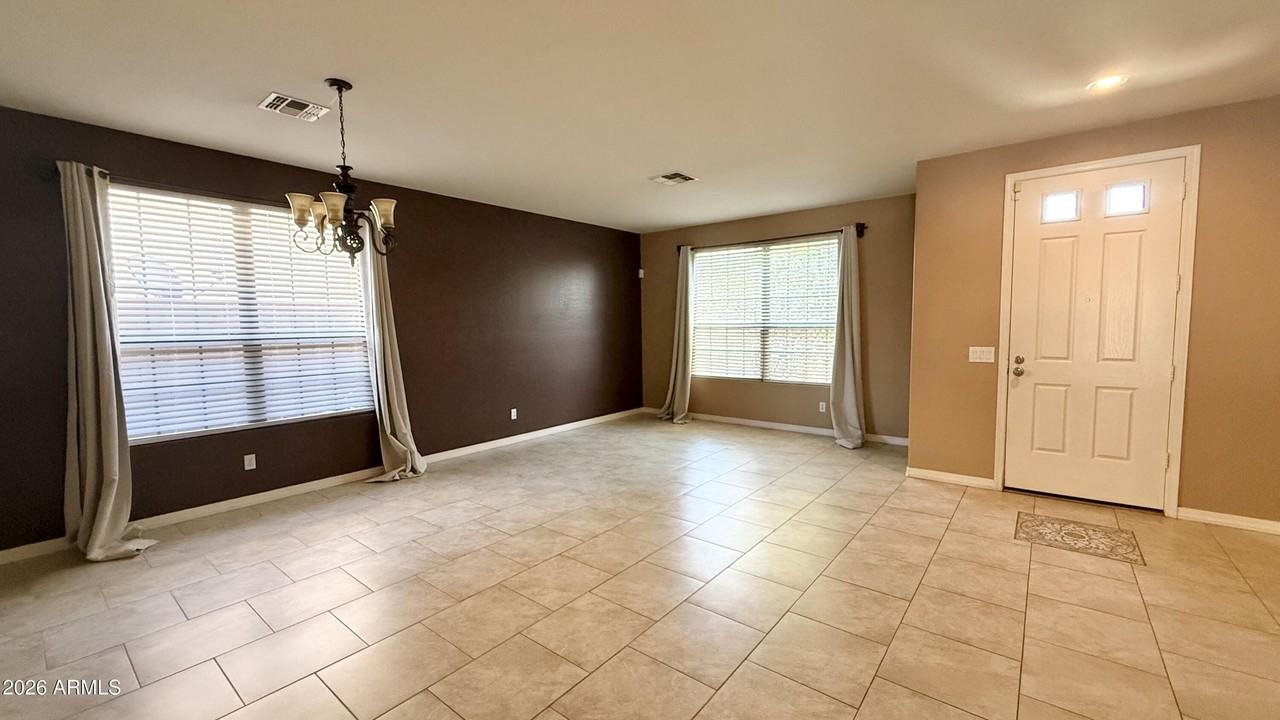 2714 E Birchwood Pl - Photo 3 of 17
