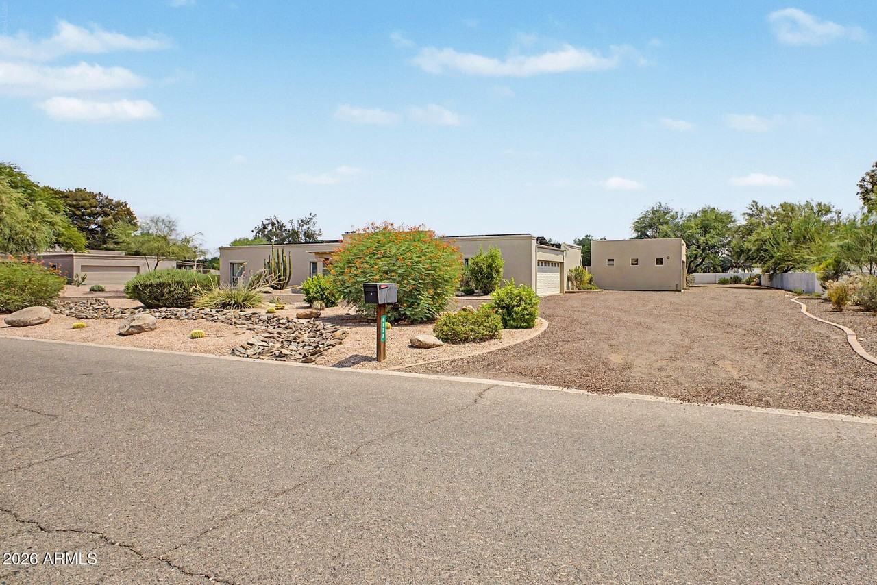 6133 E Mountain View Rd - Photo 4 of 50