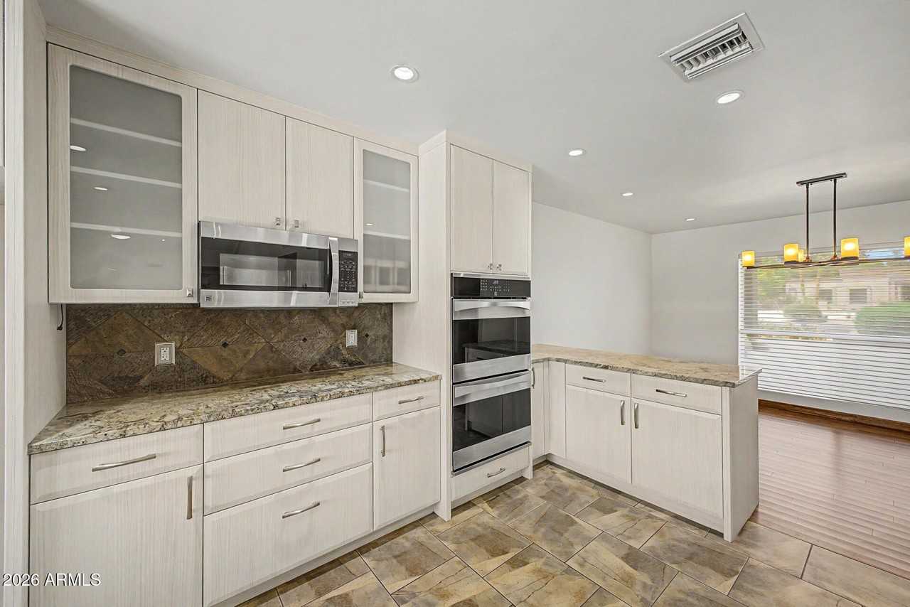 6133 E Mountain View Rd - Photo 2 of 50