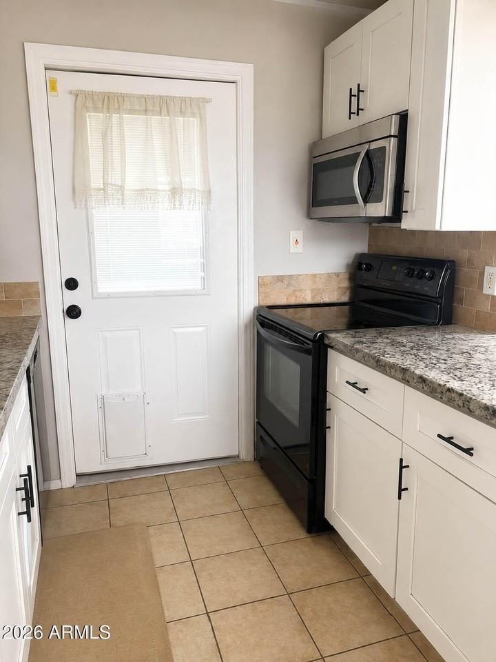 4212 W Vista Ave - Photo 4 of 20