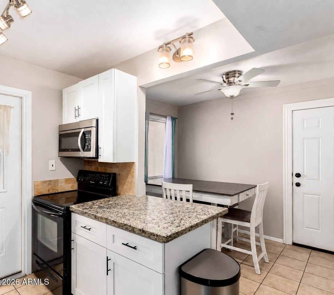 4212 W Vista Ave - Photo 5 of 20