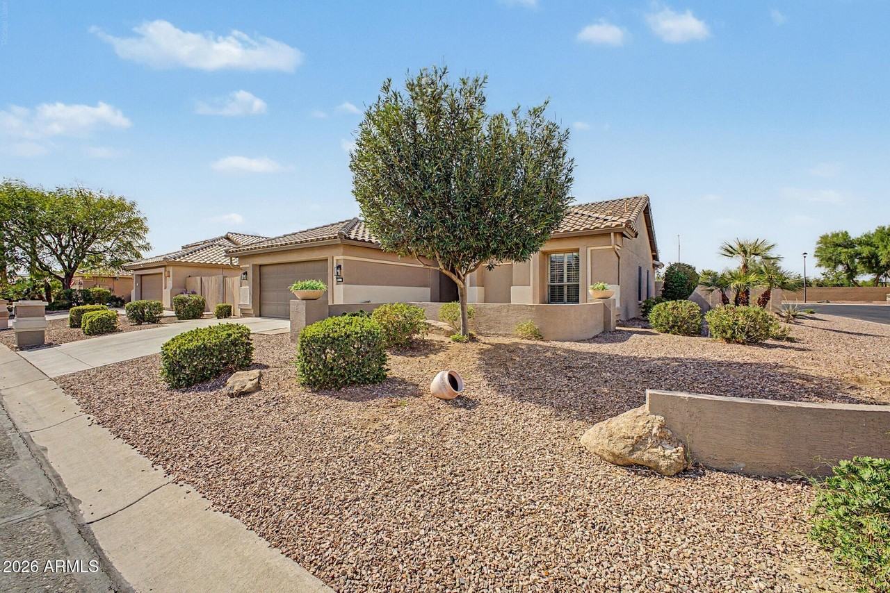 16110 W Vale Dr - Photo 4 of 32