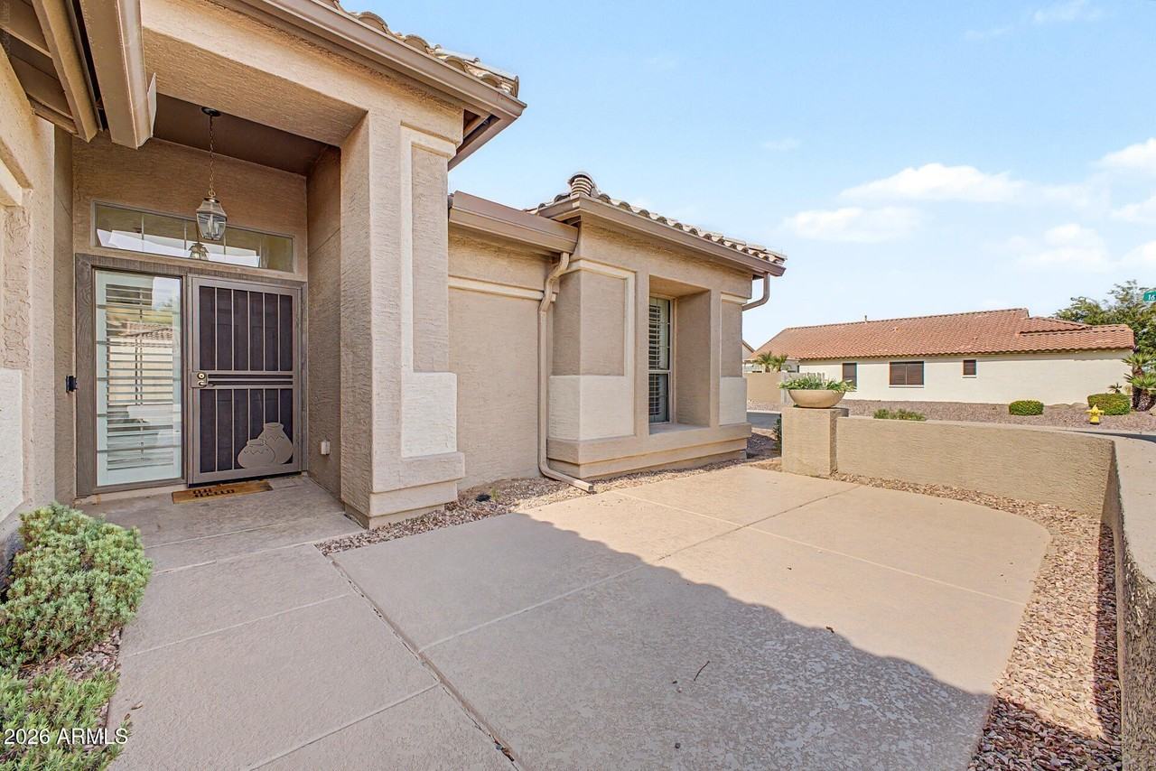 16110 W Vale Dr - Photo 5 of 32