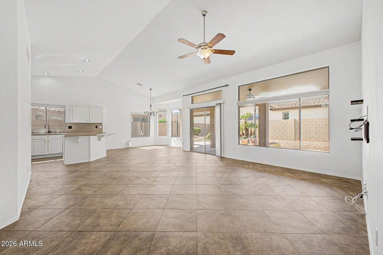 16110 W Vale Dr - Photo 7 of 32
