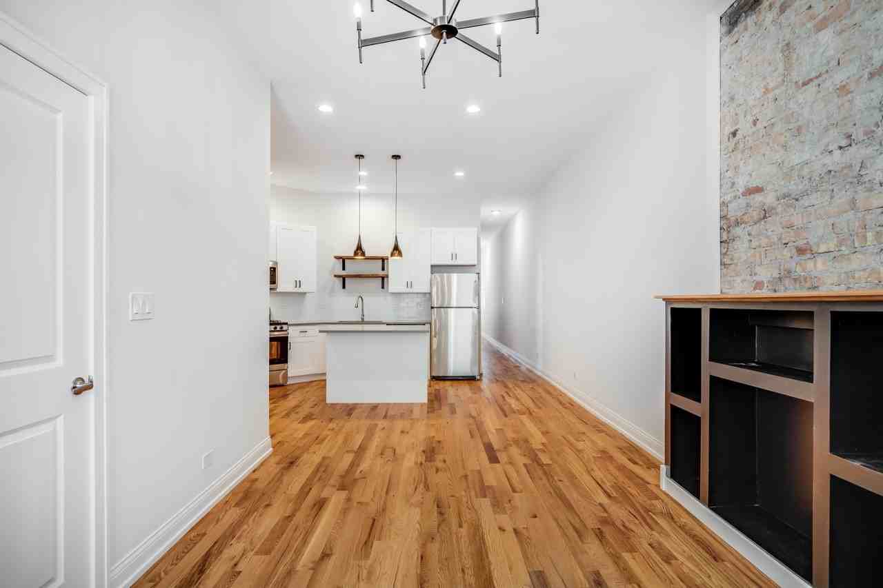 5407 S Harper Ave #1 - Photo 3 of 18