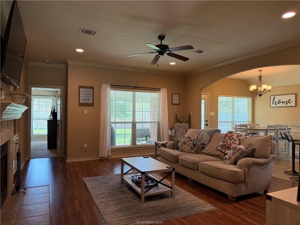 3908 Tournay Ln - Photo 3 of 17