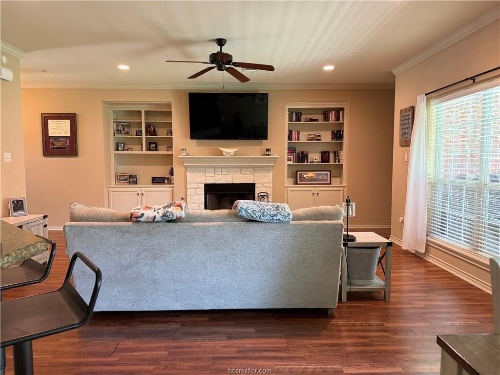 3908 Tournay Ln - Photo 4 of 17
