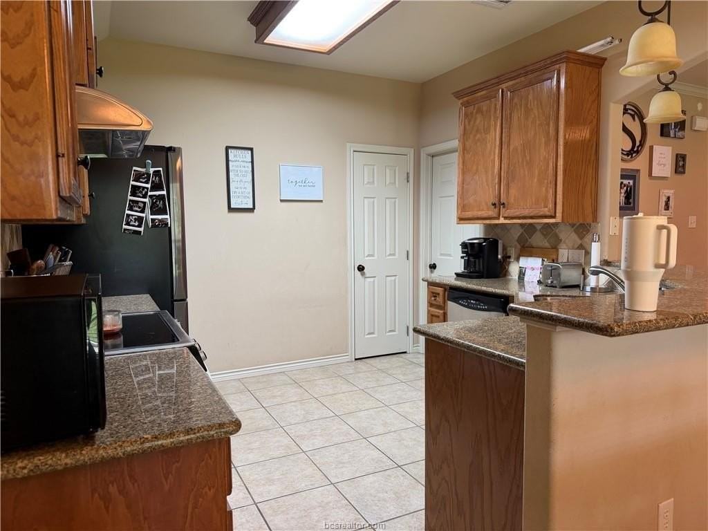 3908 Tournay Ln - Photo 7 of 17