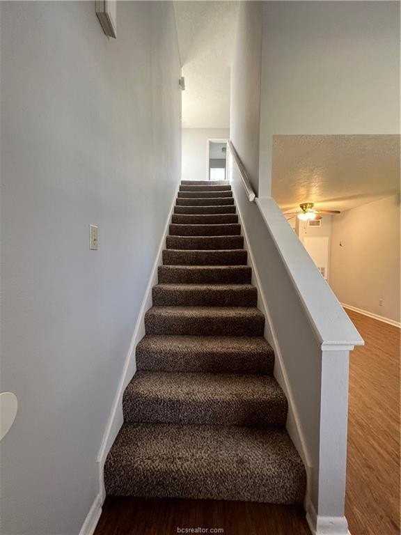 922 Spring Loop #D - Photo 2 of 11