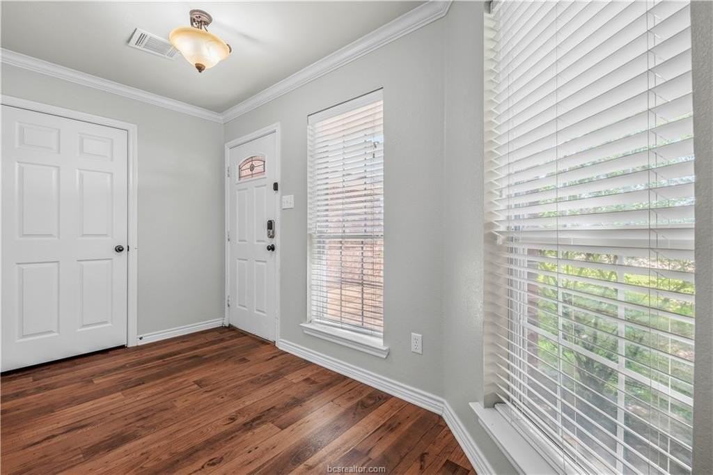 4101 Hunter Creek Dr - Photo 4 of 20