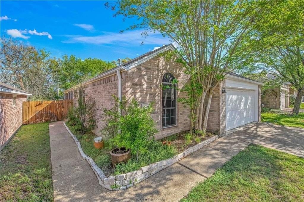 2006 Wilderland Cir - Photo 2 of 17