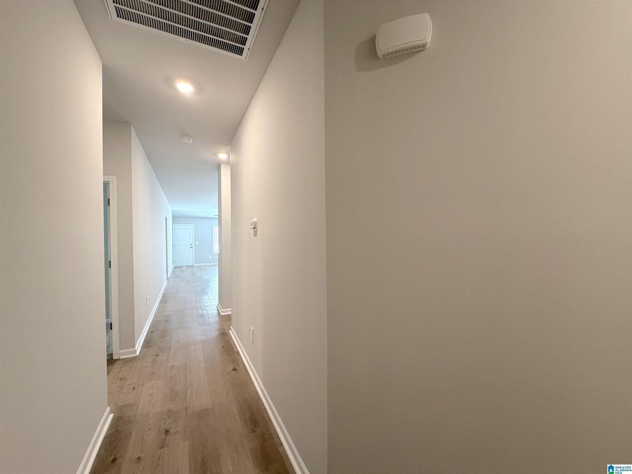 128 CHALLENGER WAY - Photo 4 of 38