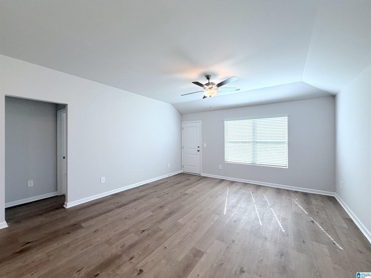 128 CHALLENGER WAY - Photo 6 of 38