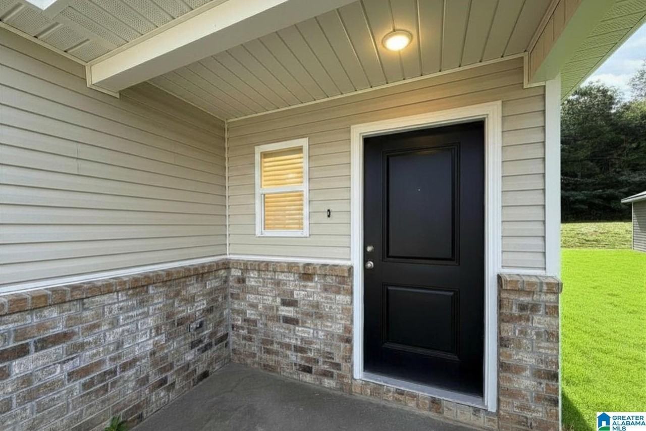 132 CHALLENGER WAY - Photo 2 of 37