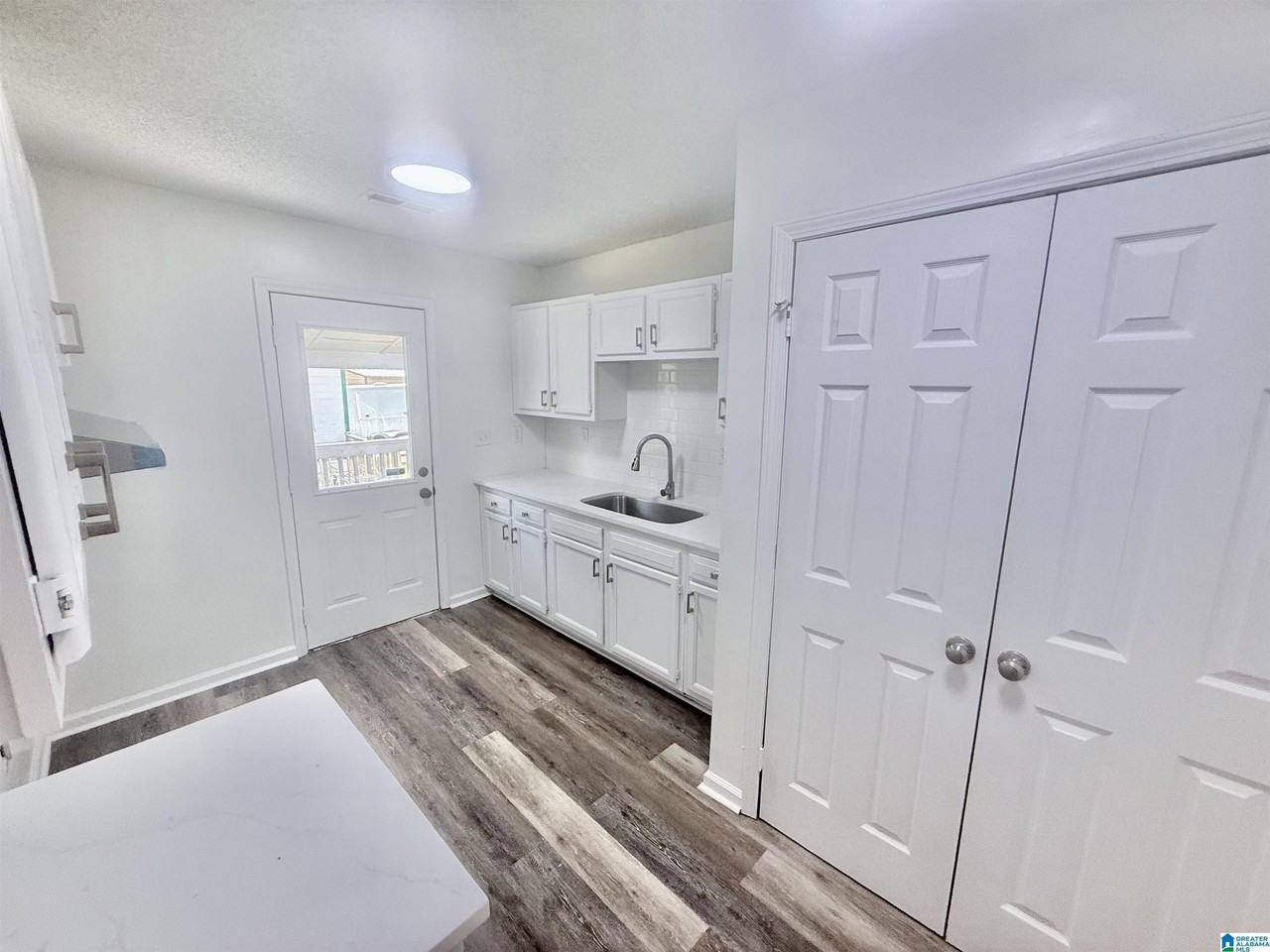 1408 Avenue D - Photo 7 of 10