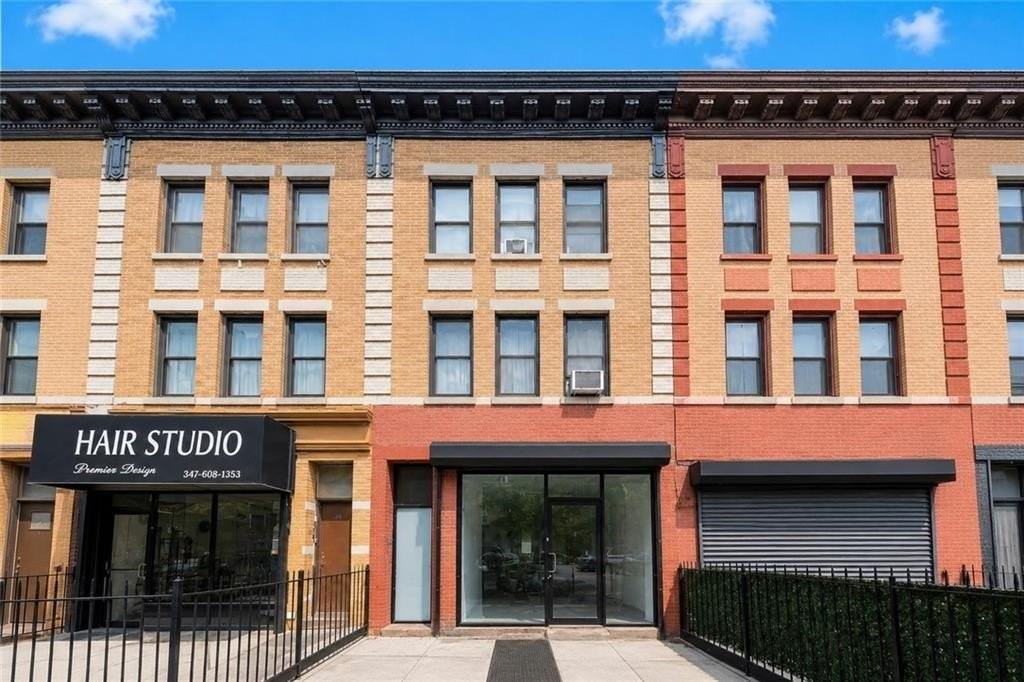 645 Rogers Ave - Photo 4 of 13