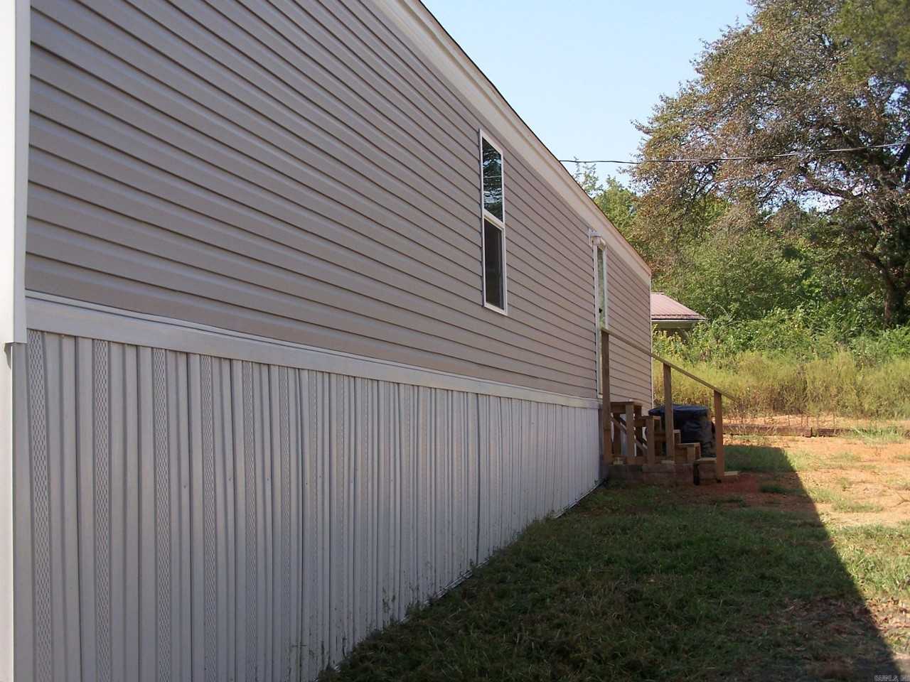 148 Pine St - Photo 2 of 6