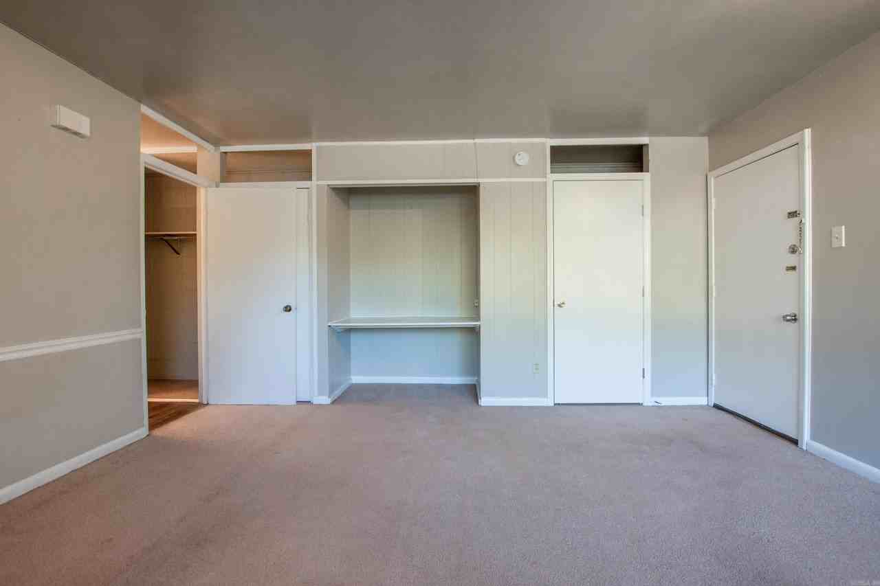 123 N Polk St #14 - Photo 4 of 13