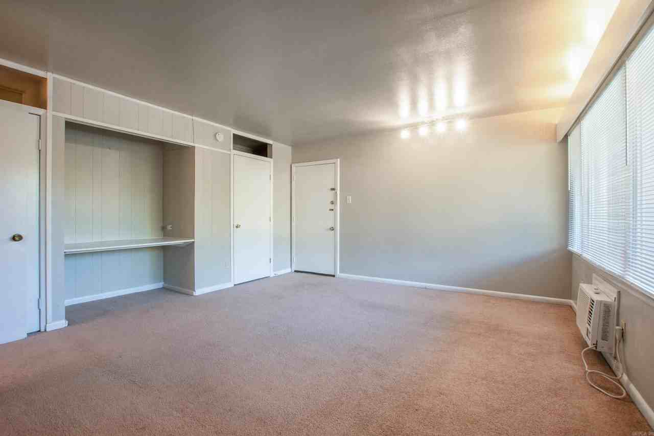 123 N Polk St #14 - Photo 5 of 13