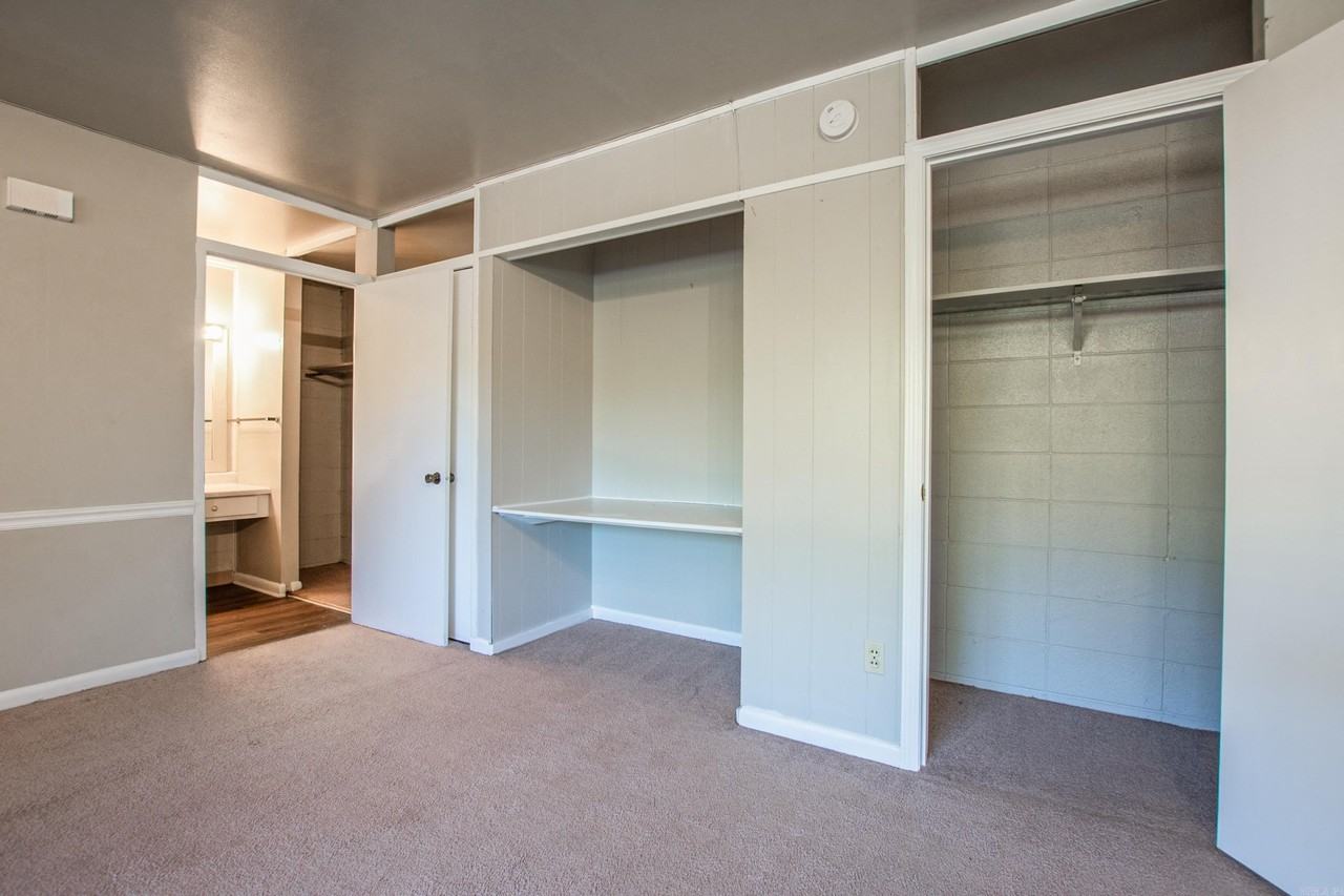 123 N Polk St #14 - Photo 6 of 13