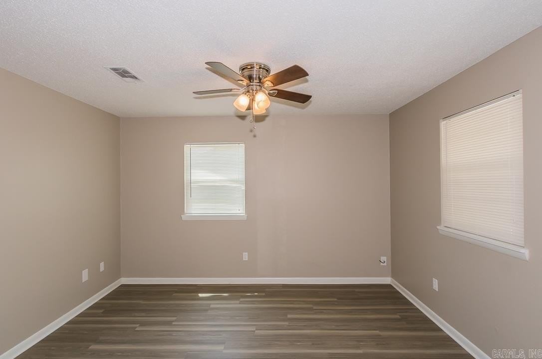 1574 Skyline Dr - Photo 3 of 15