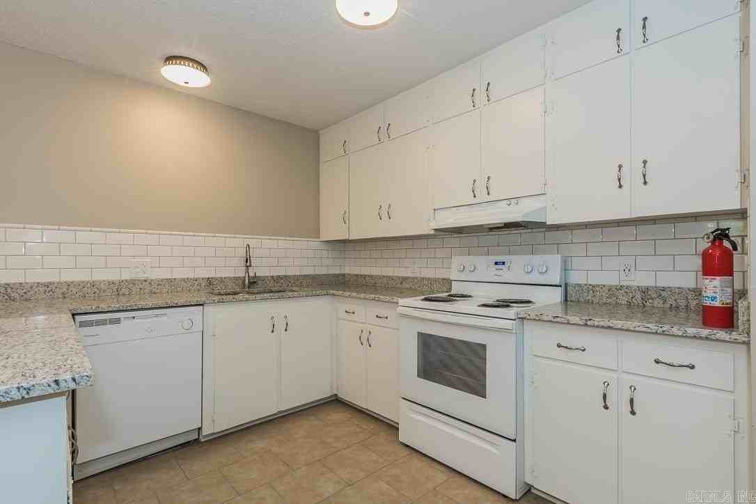 1574 Skyline Dr - Photo 5 of 15