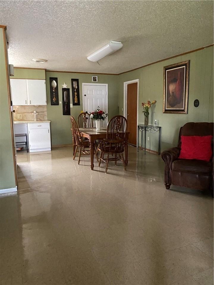 907 N Hugo St - Photo 3 of 15