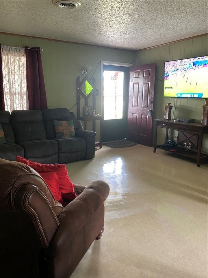 907 N Hugo St - Photo 6 of 15
