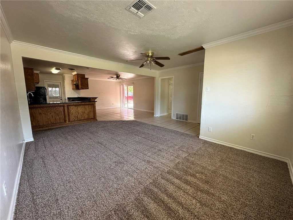 111 Driftwood Dr - Photo 4 of 22