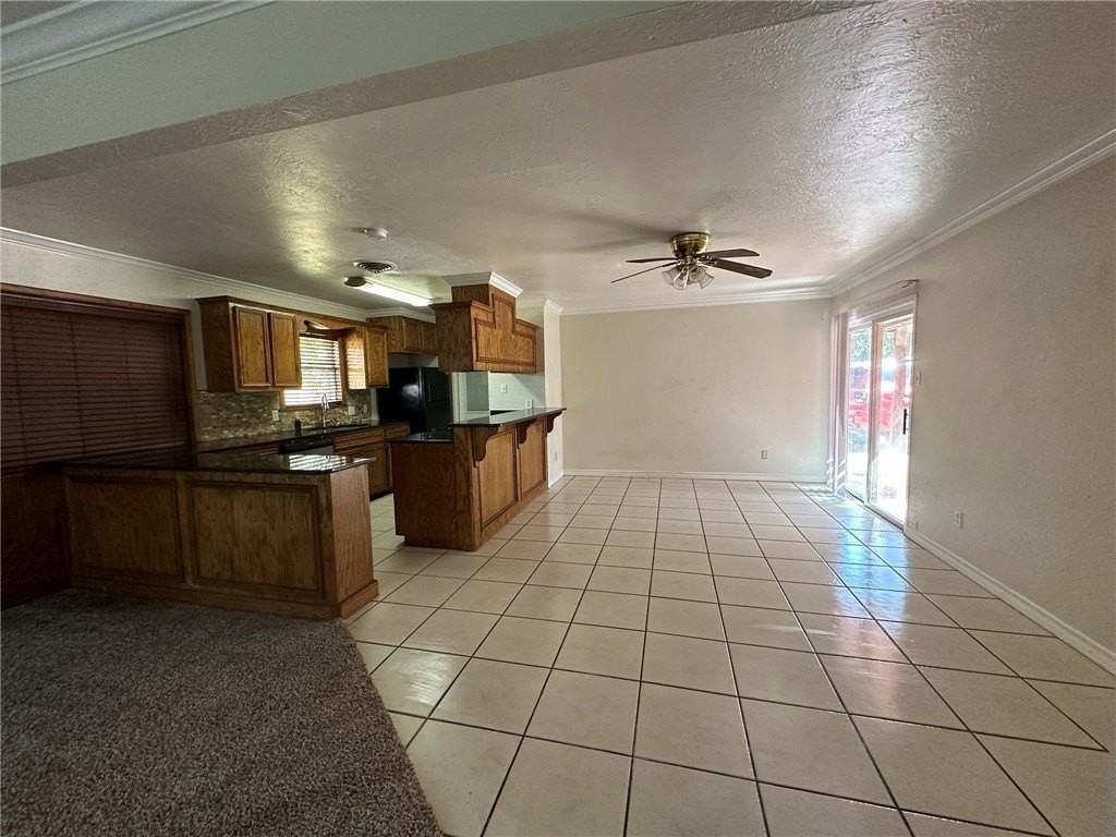 111 Driftwood Dr - Photo 5 of 22