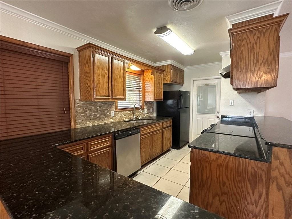 111 Driftwood Dr - Photo 6 of 22