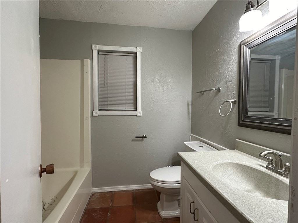 2733 Silverspur Dr - Photo 4 of 11