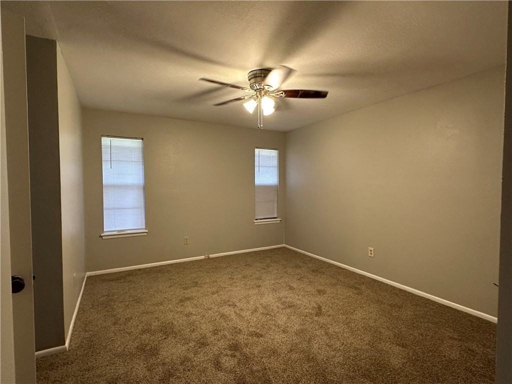 2733 Silverspur Dr - Photo 7 of 11