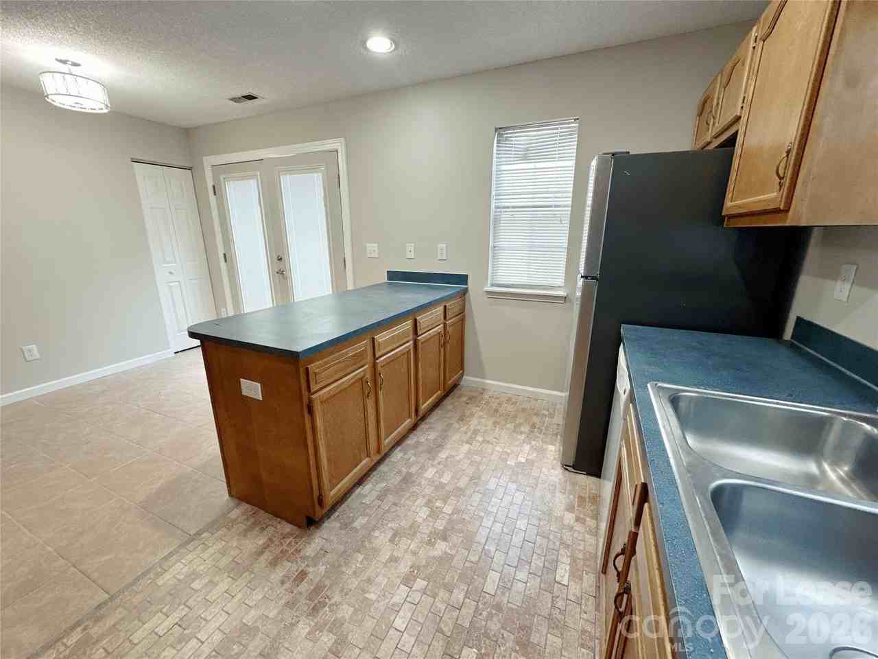 5745 Prescott Ct - Photo 4 of 16