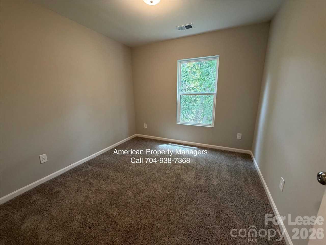 504 N Broad St - Photo 6 of 6