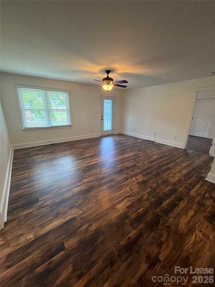 205 W Nims Ave - Photo 4 of 28