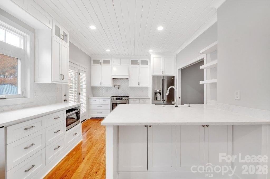 1210 Mendenhall Ct - Photo 5 of 39